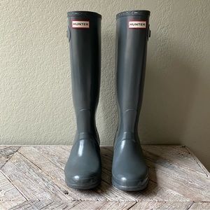 Gray hunter boots